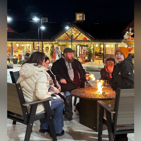 Amylovesneuts is LIVE  (silent - ish) 🤭🤗🫶🏻📣📣👏🏻👏🏻💕 - Picture 2 of 7